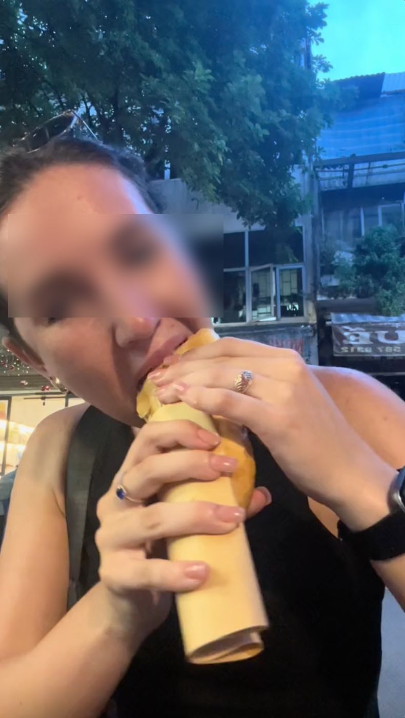 Phản hồi khi du khách Tây chê bánh mì Việt: Một TikToker người nước ngoài cũng bức xúc lên tiếng- Ảnh 1.