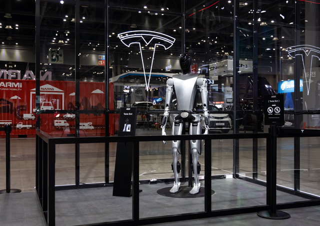 Elon Musk: Robot hình người sẽ đẩy vốn hoá Tesla lên 25 nghìn tỷ USD, tương lai quan trọng hơn xe điện- Ảnh 1.