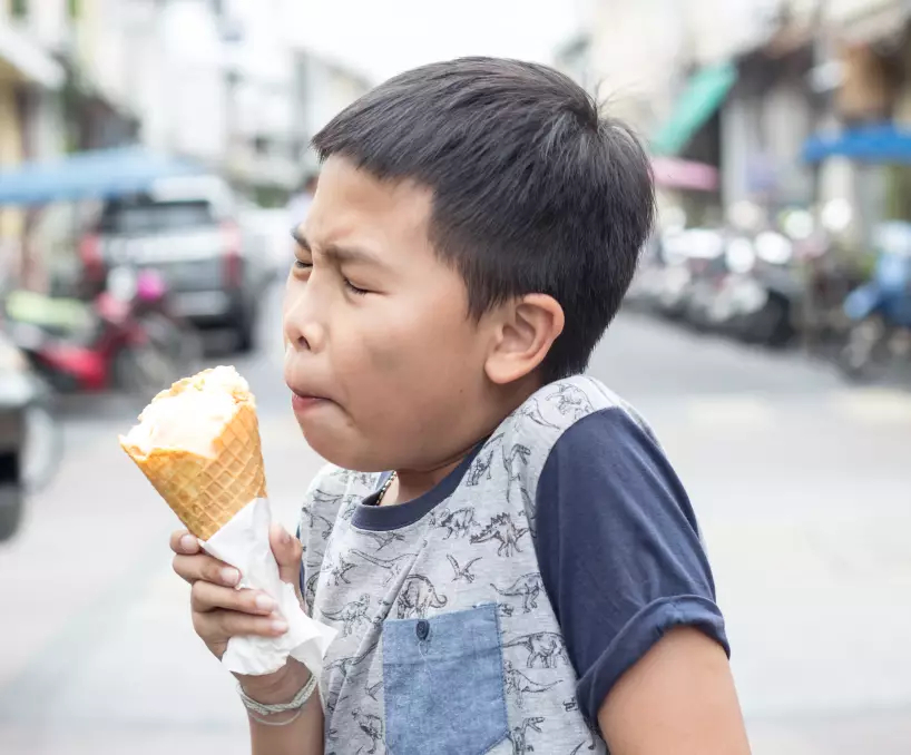 Cậu bé 7 tuổi xuất huyết dạ dày sau khi ăn kem: 3 đối tượng này tốt nhất không nên ăn đồ lạnh- Ảnh 1.