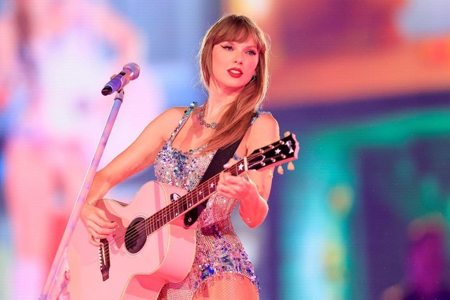 Ca sĩ Taylor Swift khiến Ngân hàng trung ương Anh có thể hoãn hạ lãi suất từ mức cao nhất 16 năm: Sức mạnh 1,27 tỷ USD của ‘Swiftflation’- Ảnh 2.