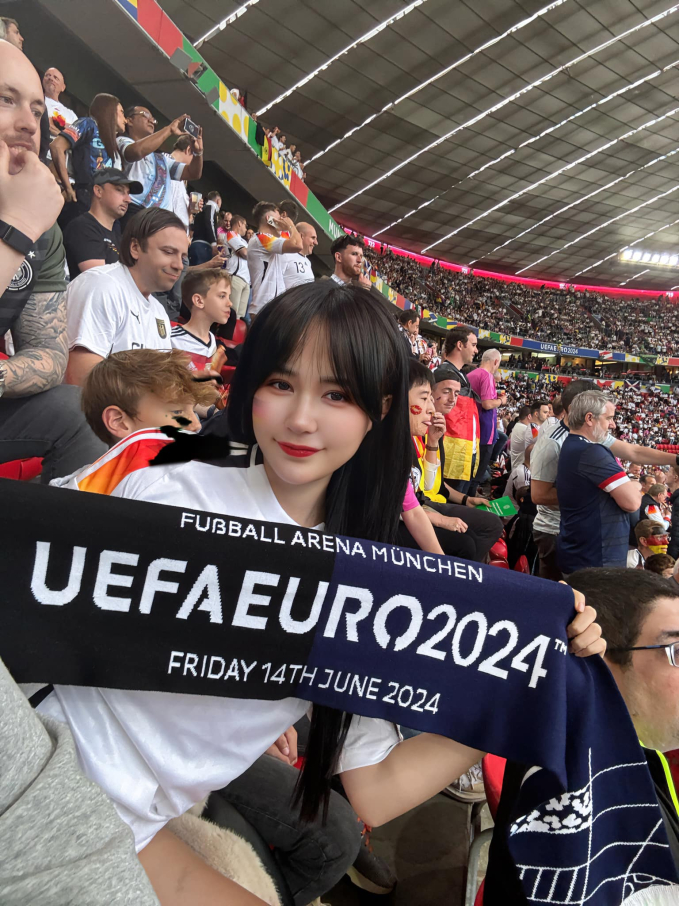Gặp gỡ gái xinh Việt Nam chi 200 triệu đi xem Euro 2024: Fan tuyển Đức từ năm 9 tuổi, mong “cỗ xe tăng” lên ngôi vô địch- Ảnh 1.