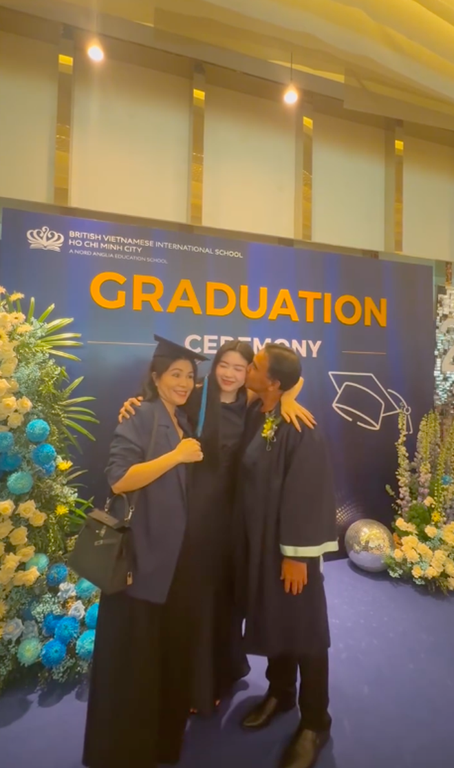 Con gái MC Quyền Linh dự tốt nghiệp cấp 3: Khoe visual trong trẻo, có 1 hành động đặc biệt dành cho bố mẹ- Ảnh 5.