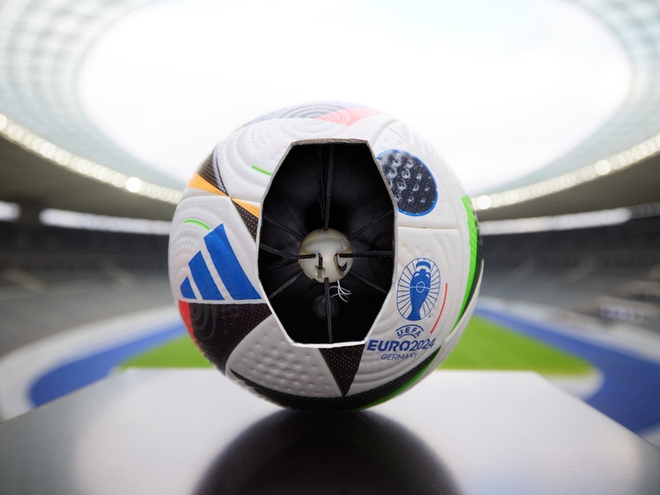 Điều kỳ lạ về quả bóng hiện đại nhất thế giới tại EURO 2024: Giá tận 4 triệu nhưng lại làm từ mía?- Ảnh 2.