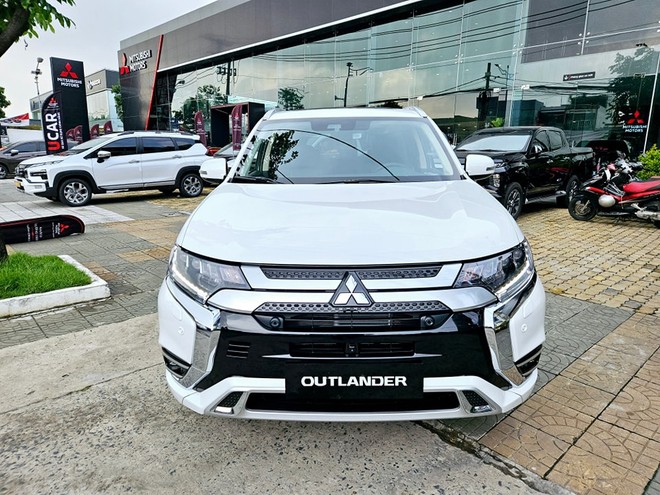 Giá Mitsubishi Outlander có 'đáy' mới: Bản tiêu chuẩn giảm còn 730 triệu, rẻ ngang Yaris Cross và Seltos- Ảnh 3.