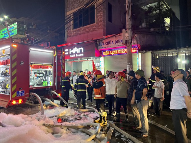 Đội trưởng PCCC đau lòng kể khoảnh khắc tìm thấy thi thể 4 nạn nhân tử vong trong vụ cháy ở Định Công Hạ- Ảnh 1.