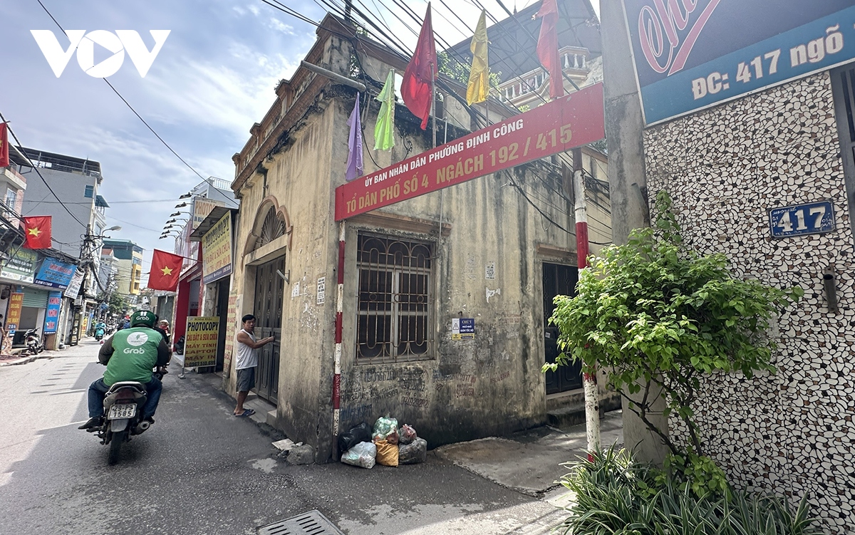 Cận cảnh nhà xưởng, nhà ở san sát trong ngõ sâu ở phố Định Công Hạ- Ảnh 13.