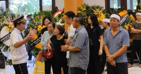 Người thân, bạn bè khóc nghẹn trong lễ tang 4 nạn nhân tử vong trong vụ cháy nhà ở Định Công Hạ- Ảnh 3.
