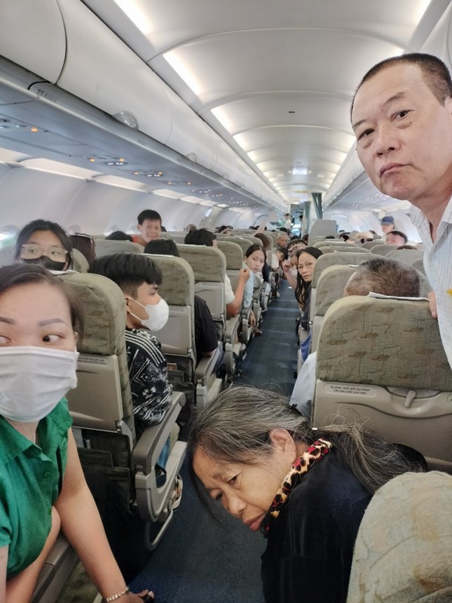 Một hành khách đột ngột tử vong trên máy bay từ Thanh Hóa đến TPHCM- Ảnh 2.