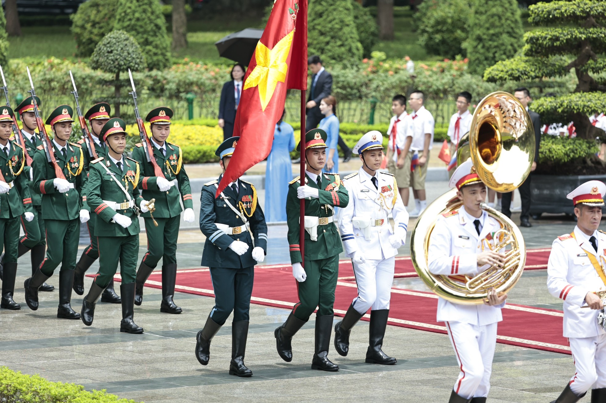 Việt Nam bắn 21 phát đại bác chào mừng Tổng thống Nga Putin- Ảnh 12.