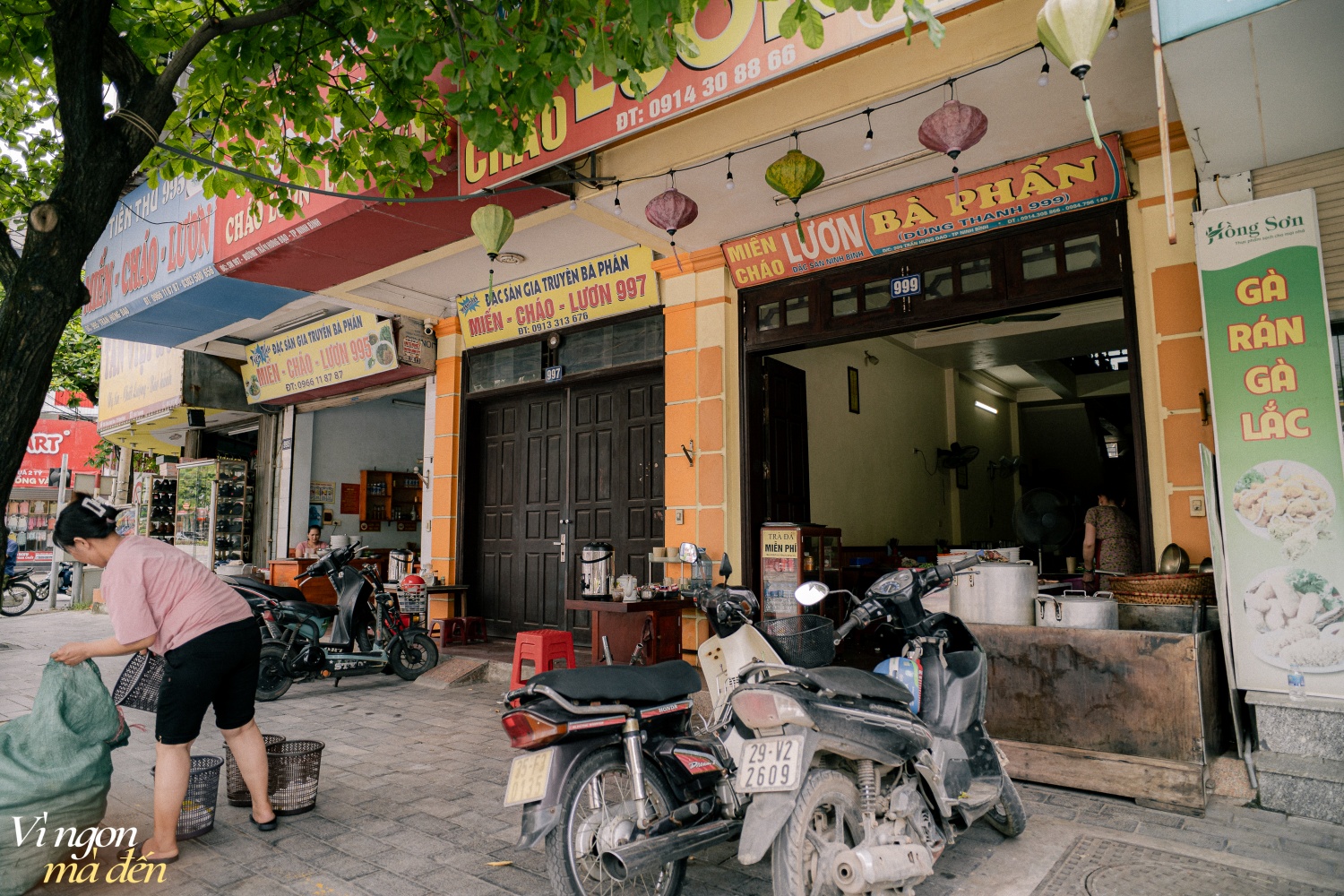 Ăn gì ở Ninh Bình? Ghé hàng miến lươn nức tiếng tuổi đời hơn nửa thế kỷ, thưởng thức bún chả vuông tại quán ngày bán 