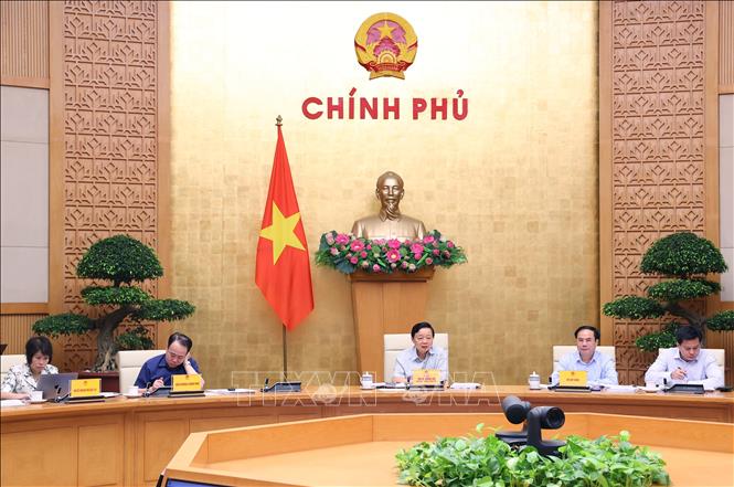 Phó Thủ tướng Trần Hồng Hà họp rà soát, hoàn thiện chi tiết một số điều của Luật Nhà ở- Ảnh 1.
