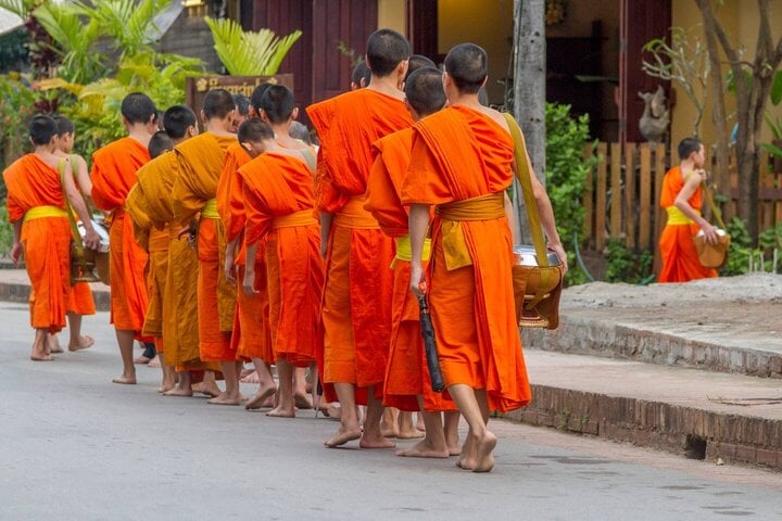 Vì sao gọi Luang Prabang của Lào là thị trấn ‘ngừng trôi’?- Ảnh 4.