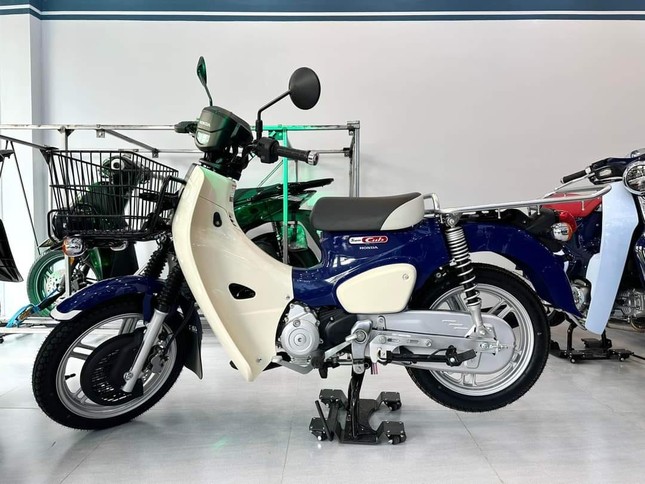 Honda Super Cub Pro đầu tiên về Việt Nam, giá hơn 100 triệu đồng- Ảnh 1.