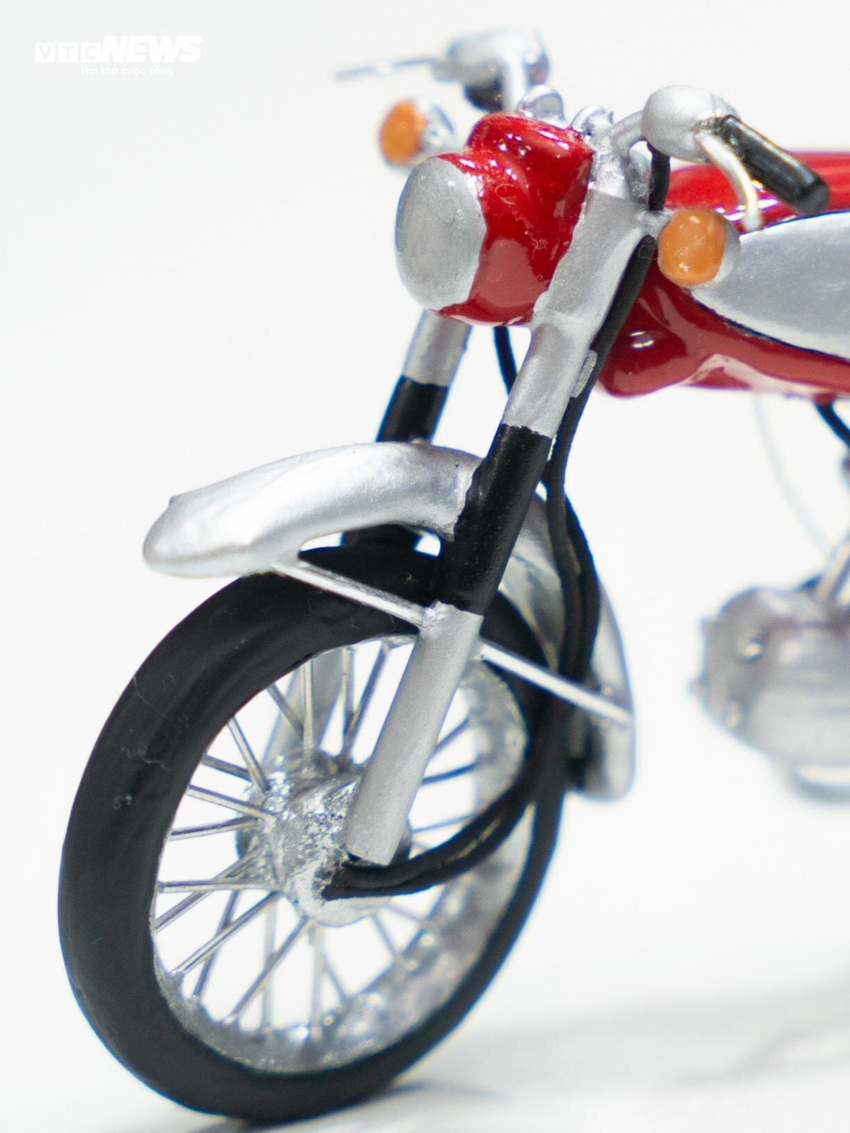 Bộ sưu tập mô hình xe máy bằng đất sét của chàng trai 9X Hà thành- Ảnh 11.