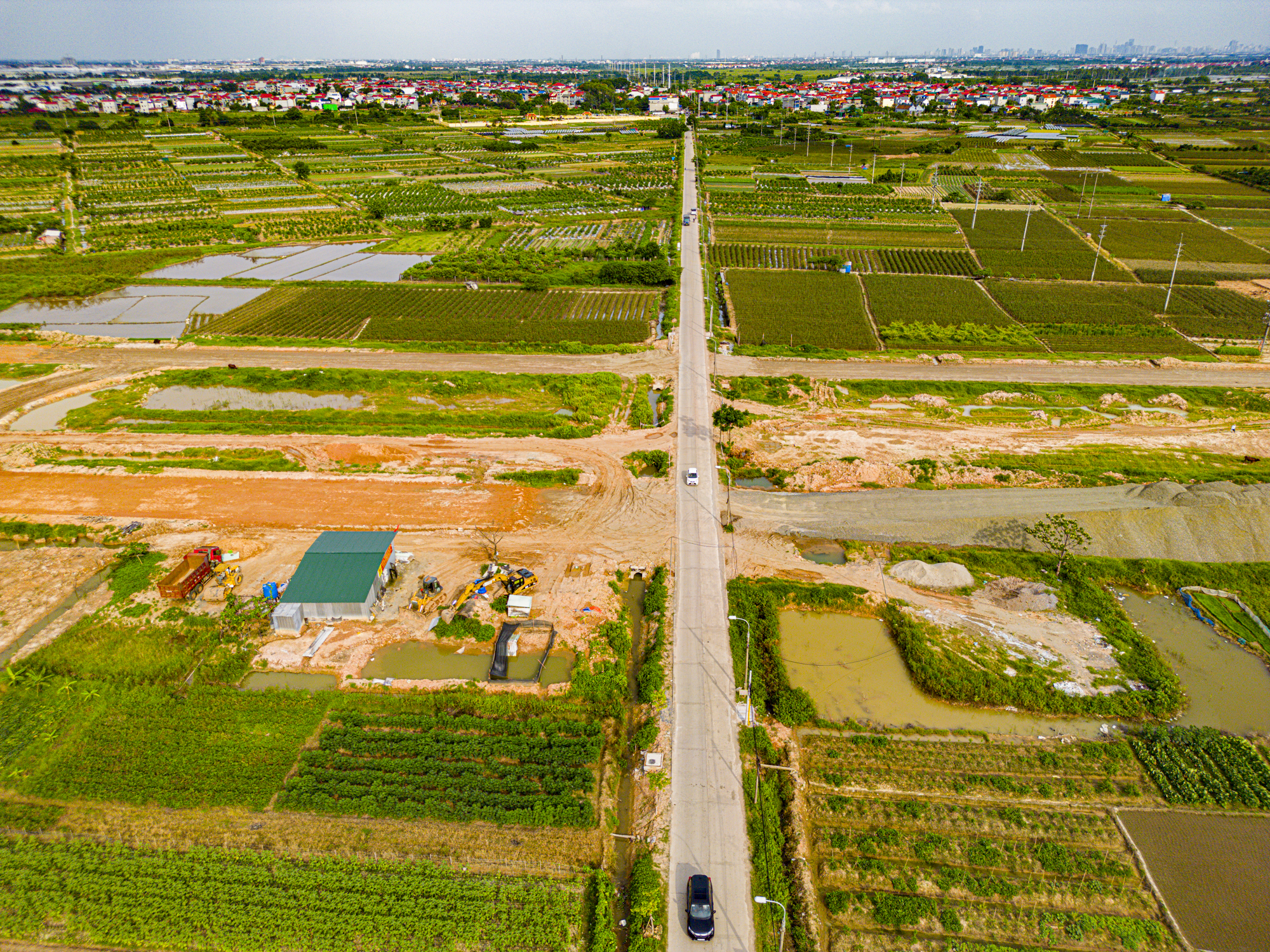 Toàn cảnh dự án Vành đai 4 qua huyện Mê Linh: Tiến độ thần tốc, dự kiến hoàn thành đường song hành sau 6 tháng nữa, chuẩn bị khởi công cầu 10.000 tỷ- Ảnh 7.