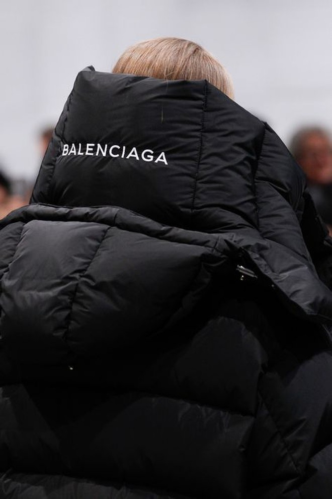 Demna Gvasalia: Nhà cải cách hay sự đạp đổ một di sản đồ sộ mang tên Balenciaga- Ảnh 13.