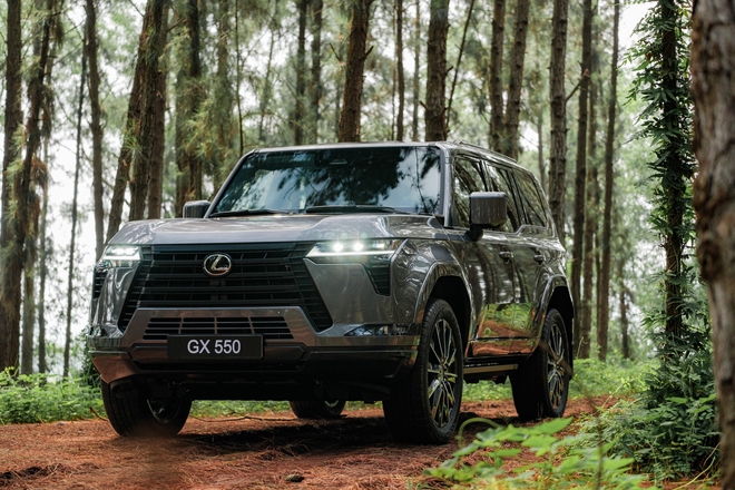 Lexus GX 550 ra mắt Việt Nam: Giá từ 6,2 tỷ, máy như Land Cruiser, nhiều công nghệ sang xịn chưa từng có- Ảnh 2.