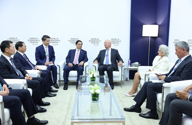 GS. Klaus Schwab: WEF nhìn nhận Việt Nam như một hình mẫu- Ảnh 3.