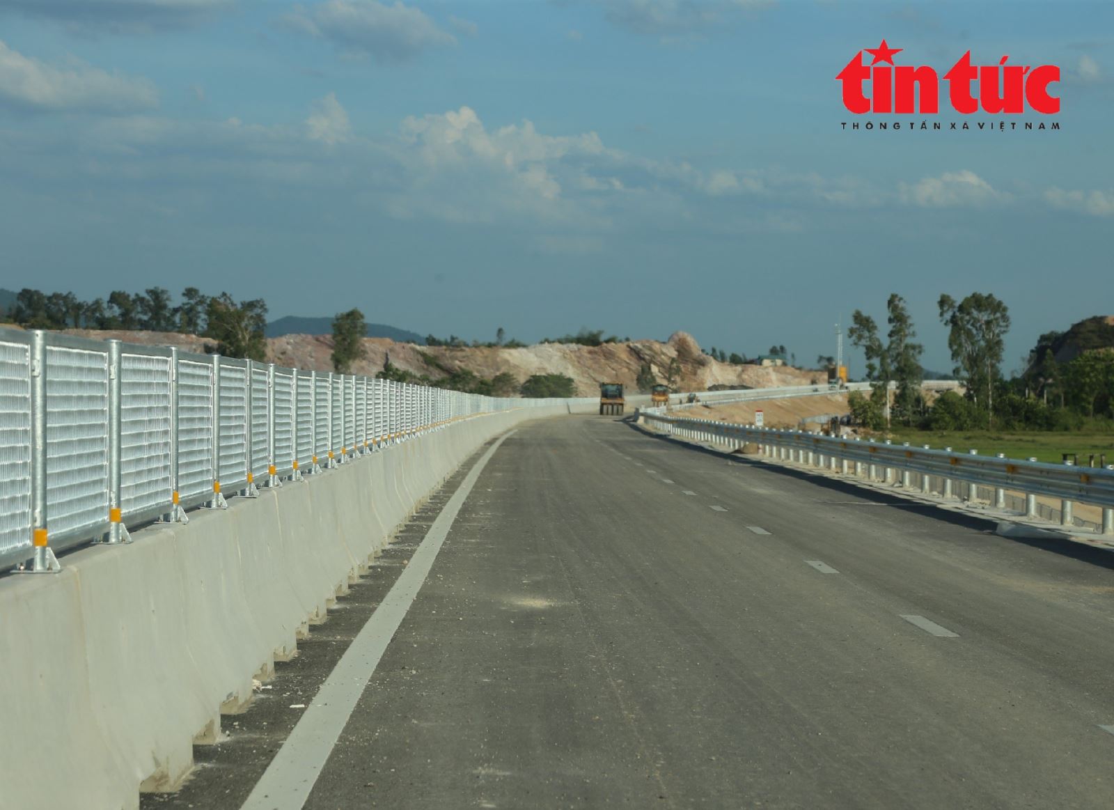 Cao tốc Diễn Châu - Bãi Vọt sẵn sàng thông xe hơn 19 km cuối tuyến- Ảnh 6.