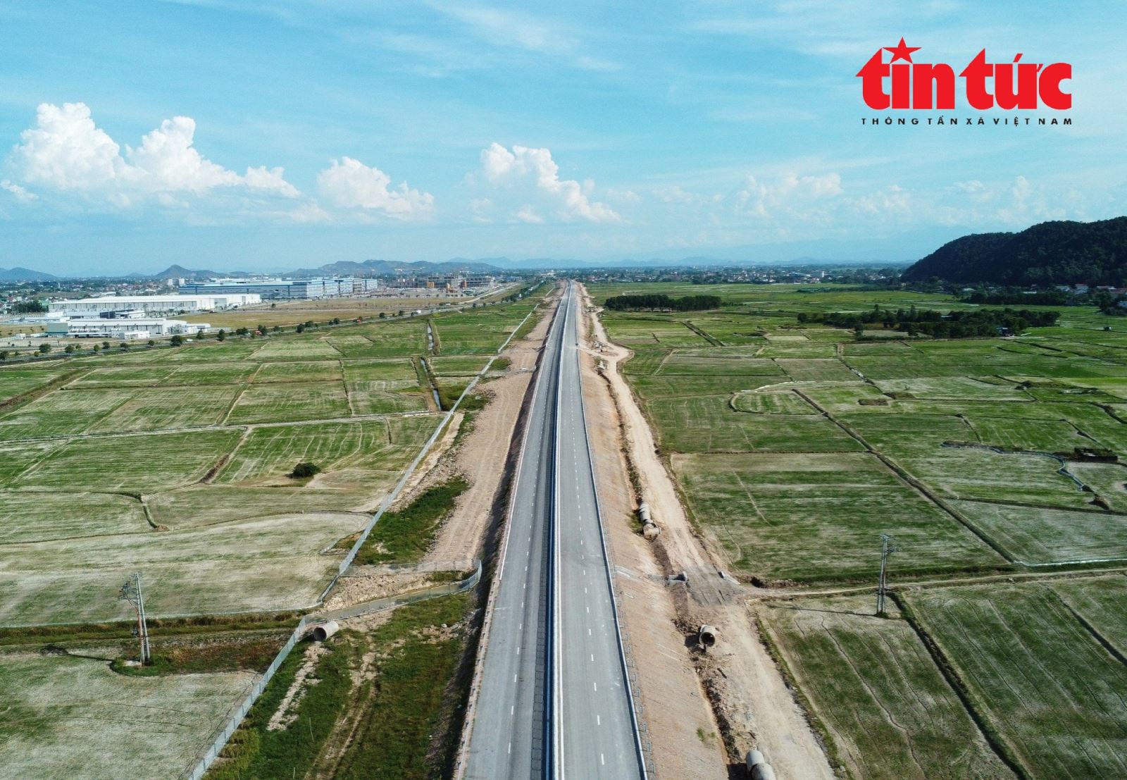 Cao tốc Diễn Châu - Bãi Vọt sẵn sàng thông xe hơn 19 km cuối tuyến- Ảnh 8.