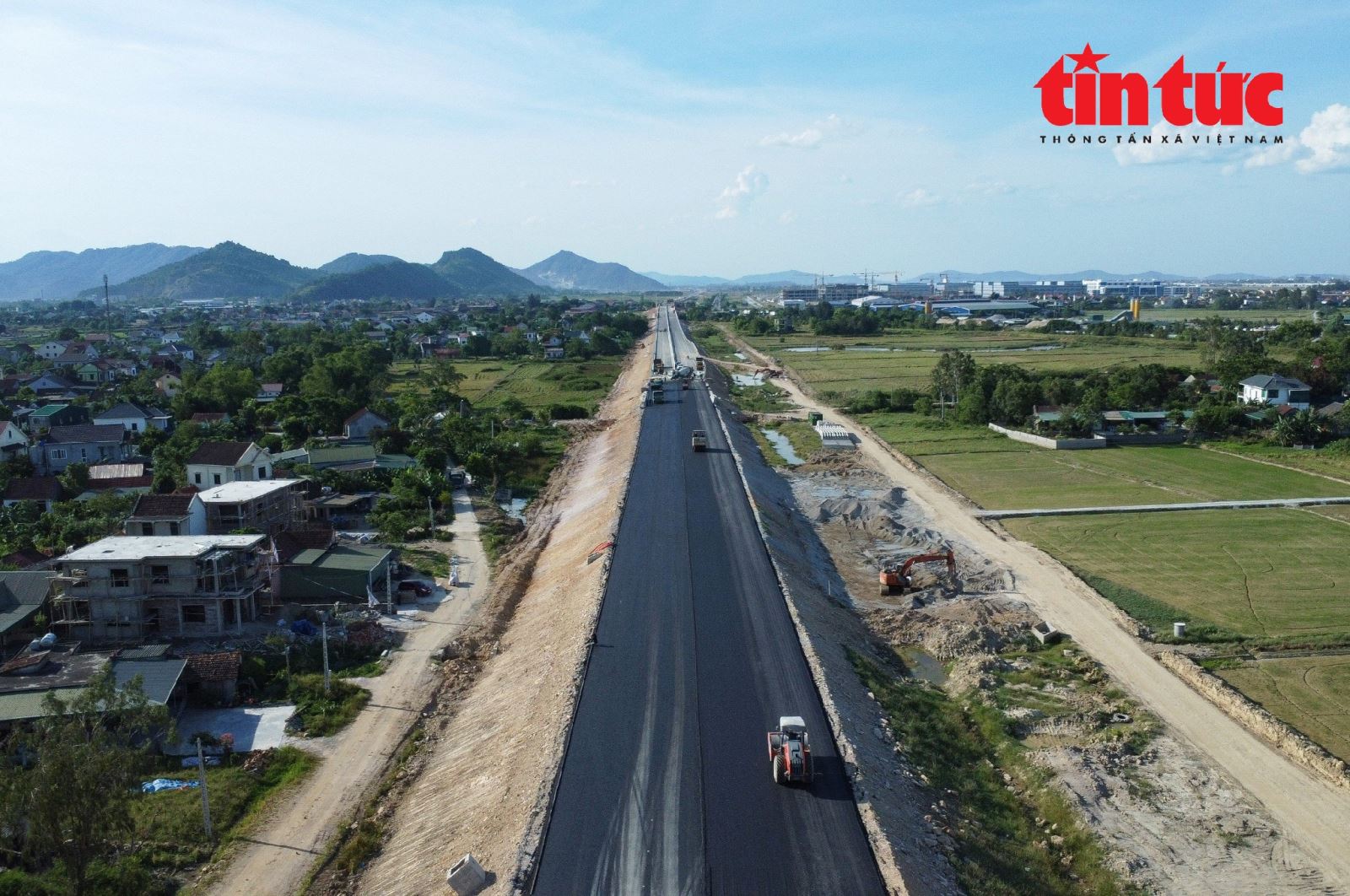 Cao tốc Diễn Châu - Bãi Vọt sẵn sàng thông xe hơn 19 km cuối tuyến- Ảnh 9.