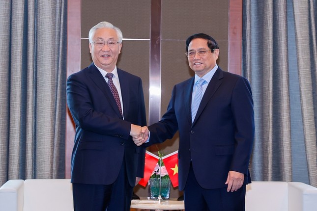 Thủ tướng đề nghị sớm triển khai 3 tuyến đường sắt kết nối Việt Nam – Trung Quốc- Ảnh 1.