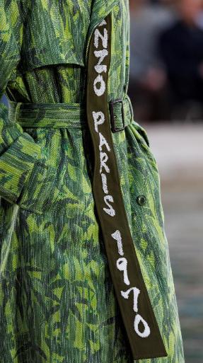 3 xu hướng được các thương hiệu xa xỉ lăng xê tại Tuần lễ thời trang nam Paris Xuân Hè 2025: Hermès tạo tủ đồ du lịch đẳng cấp, LOEWE về với tối giản- Ảnh 2.