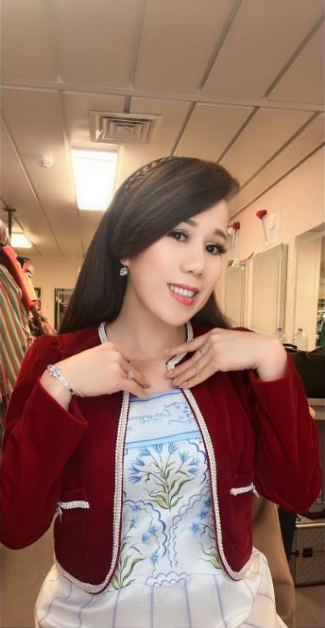 Nữ ca sĩ 12 giờ đêm vẫn được chồng cho đi chơi với Quang Lê: Sở hữu 4 căn nhà, chục triệu USD- Ảnh 4.