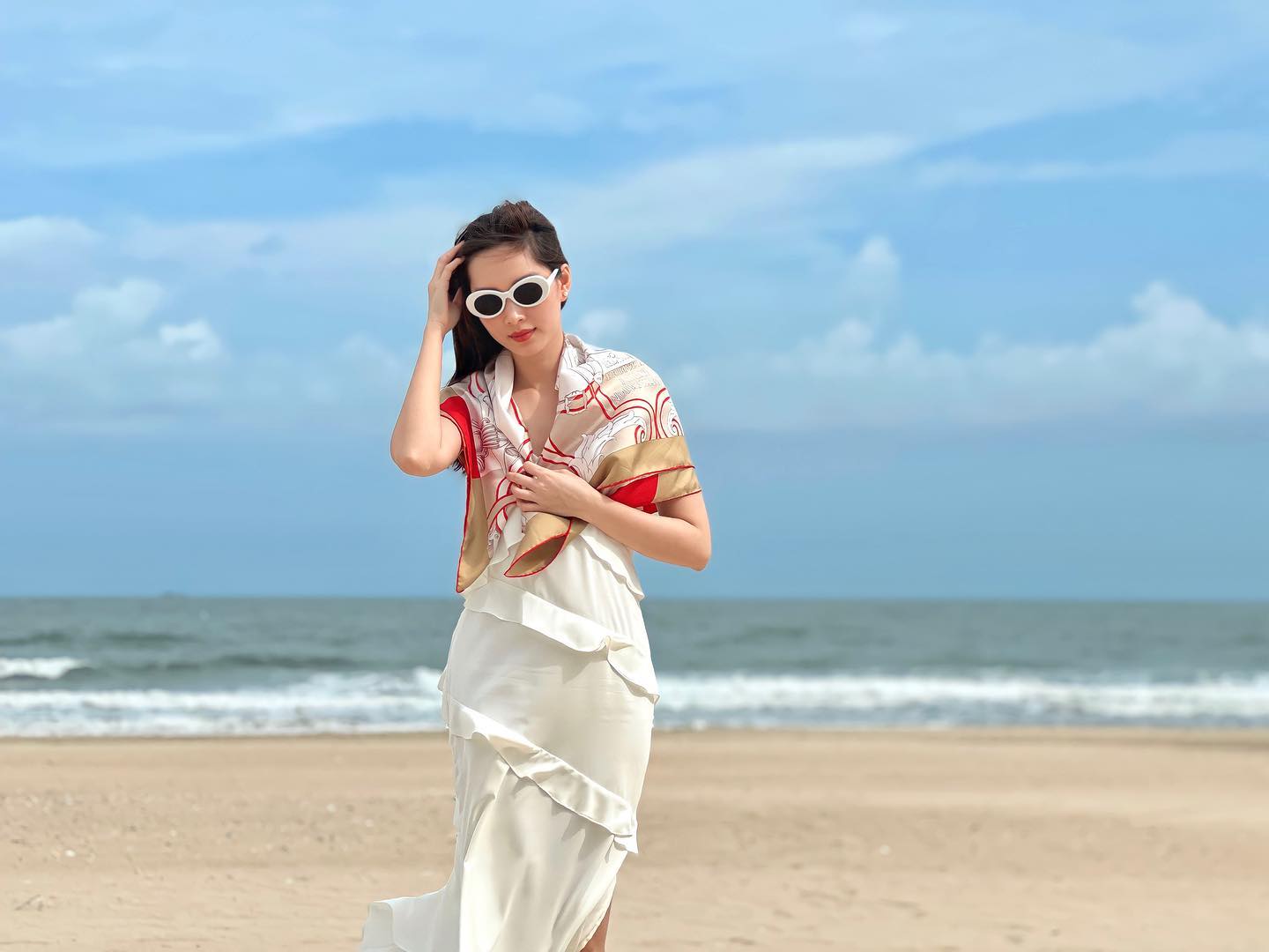 Hoa hậu Đặng Thu Thảo gợi ý 10 cách mặc đồ sáng màu, áp dụng đi du lịch càng đẹp- Ảnh 7.