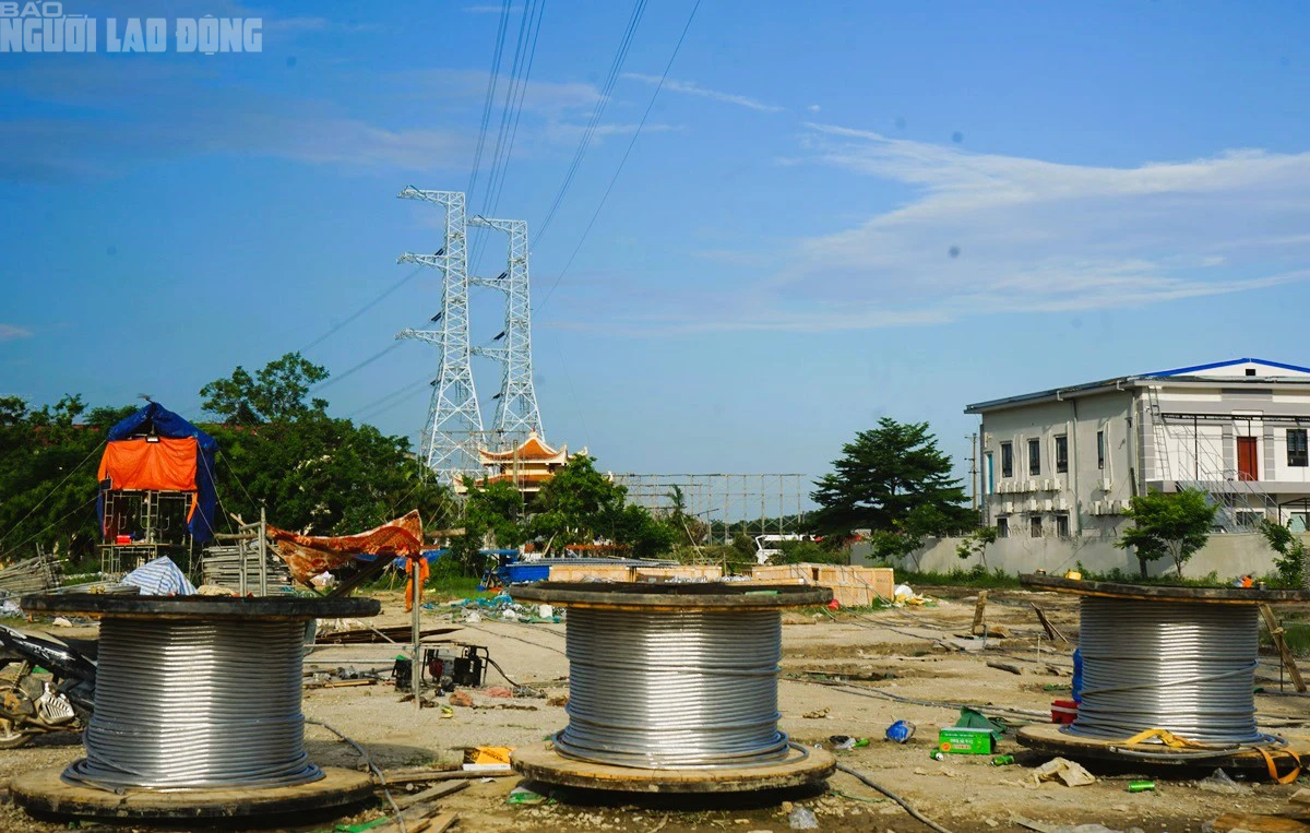 Người lao động đẫm mồ hôi trên công trường đường dây 500 kV- Ảnh 14.