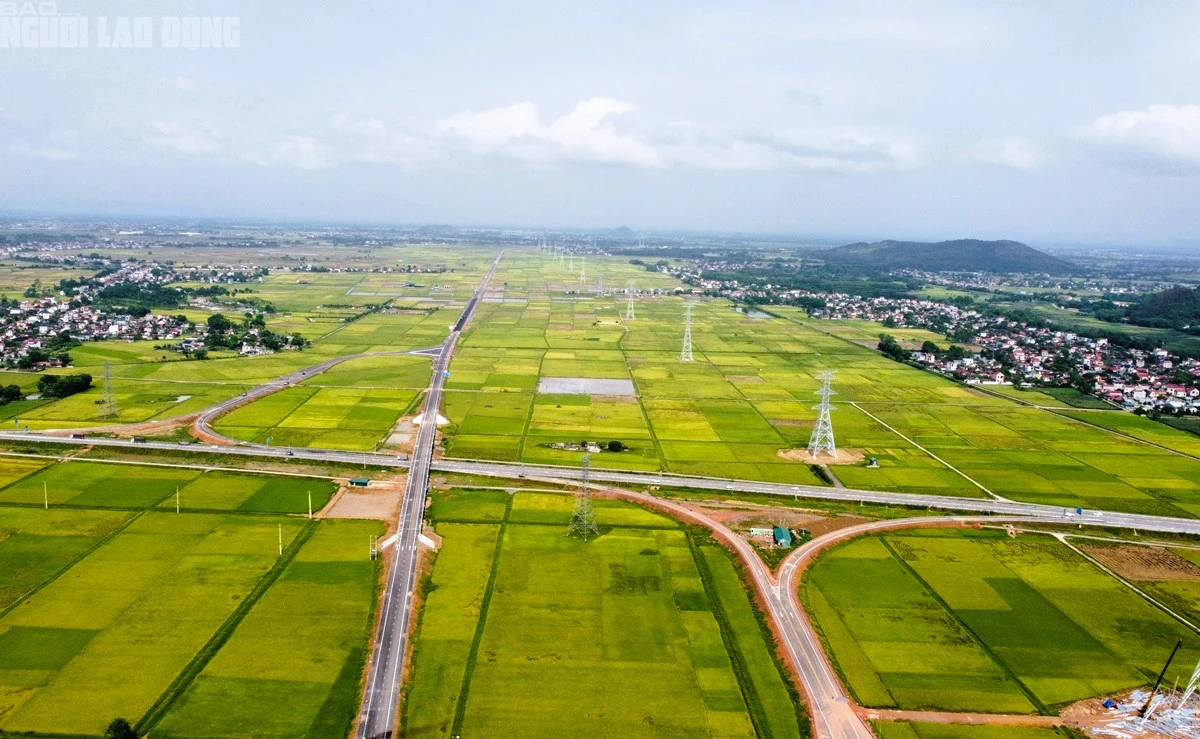 Người lao động đẫm mồ hôi trên công trường đường dây 500 kV- Ảnh 15.