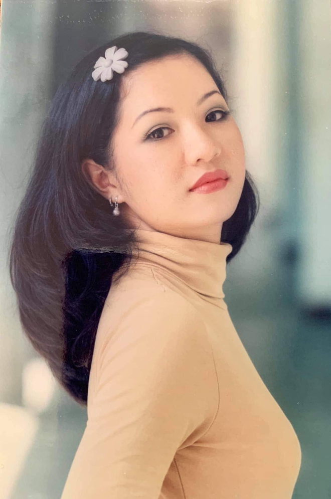 Nữ nghệ sĩ Việt đình đám: Đang có chồng vẫn làm đám cưới với người khác, U50 trẻ đẹp, tài sản khủng- Ảnh 3.