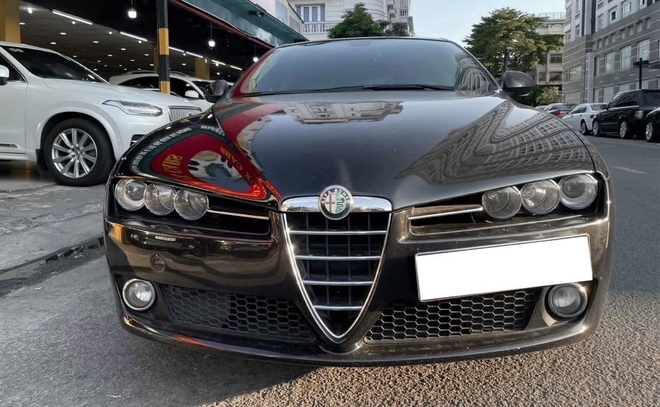 'Xe chơi một thời' Alfa Romeo 159 JTS lên sàn xe cũ: Chạy hơn 60.000 km, đắt ngang Mazda3 'đập hộp'- Ảnh 1.