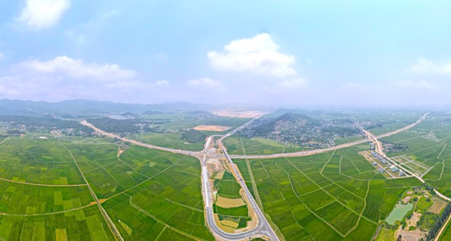 Thông xe toàn tuyến cao tốc Diễn Châu - Bãi Vọt, từ Hà Nội về Hà Tĩnh còn 3,5 tiếng- Ảnh 7.