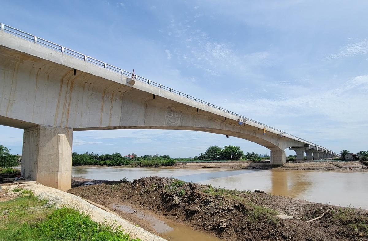 Ngắm cầu vượt dài nhất tuyến đường ven biển Thanh Hóa- Ảnh 7.