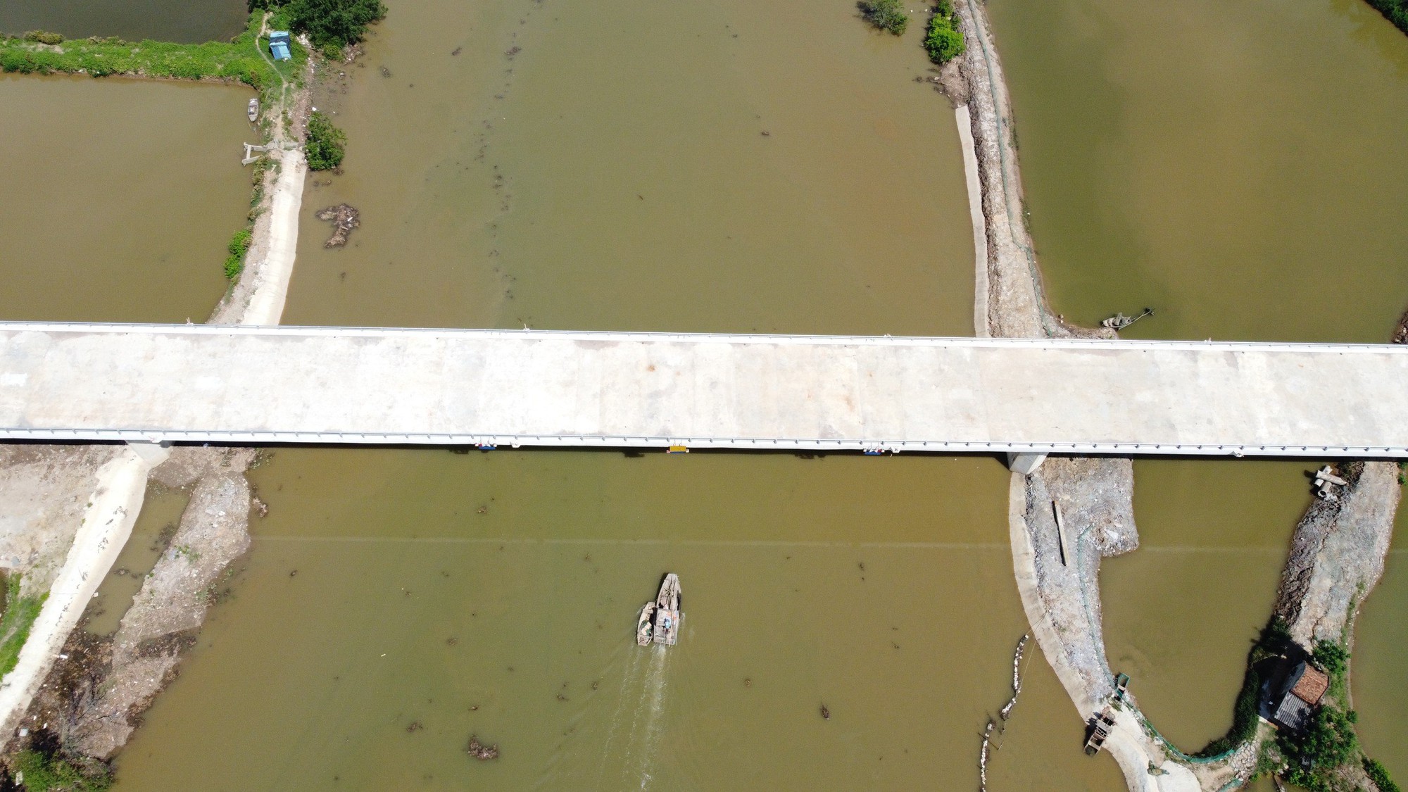 Ngắm cầu vượt dài nhất tuyến đường ven biển Thanh Hóa- Ảnh 6.