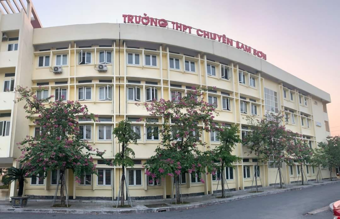 Ngôi trường trong 