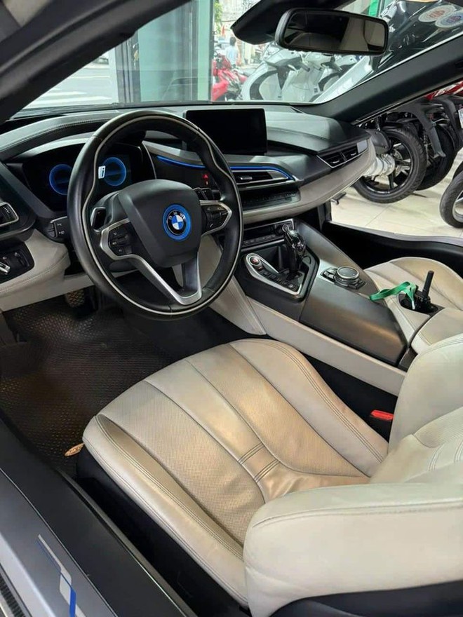 Hàng 'hot' một thời BMW i8 giá chỉ còn chưa đến 3 tỷ: Đã độ nhiều chi tiết, người bán cam kết 'bốn không'- Ảnh 5.