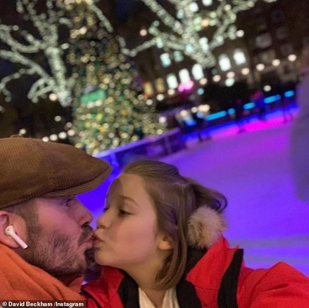 Momentos en los que David Beckham fue criticado por tener demasiada intimidad con las chicas: Besos en los labios, abrazos por detrás, manos en posiciones sensibles - Foto 6.