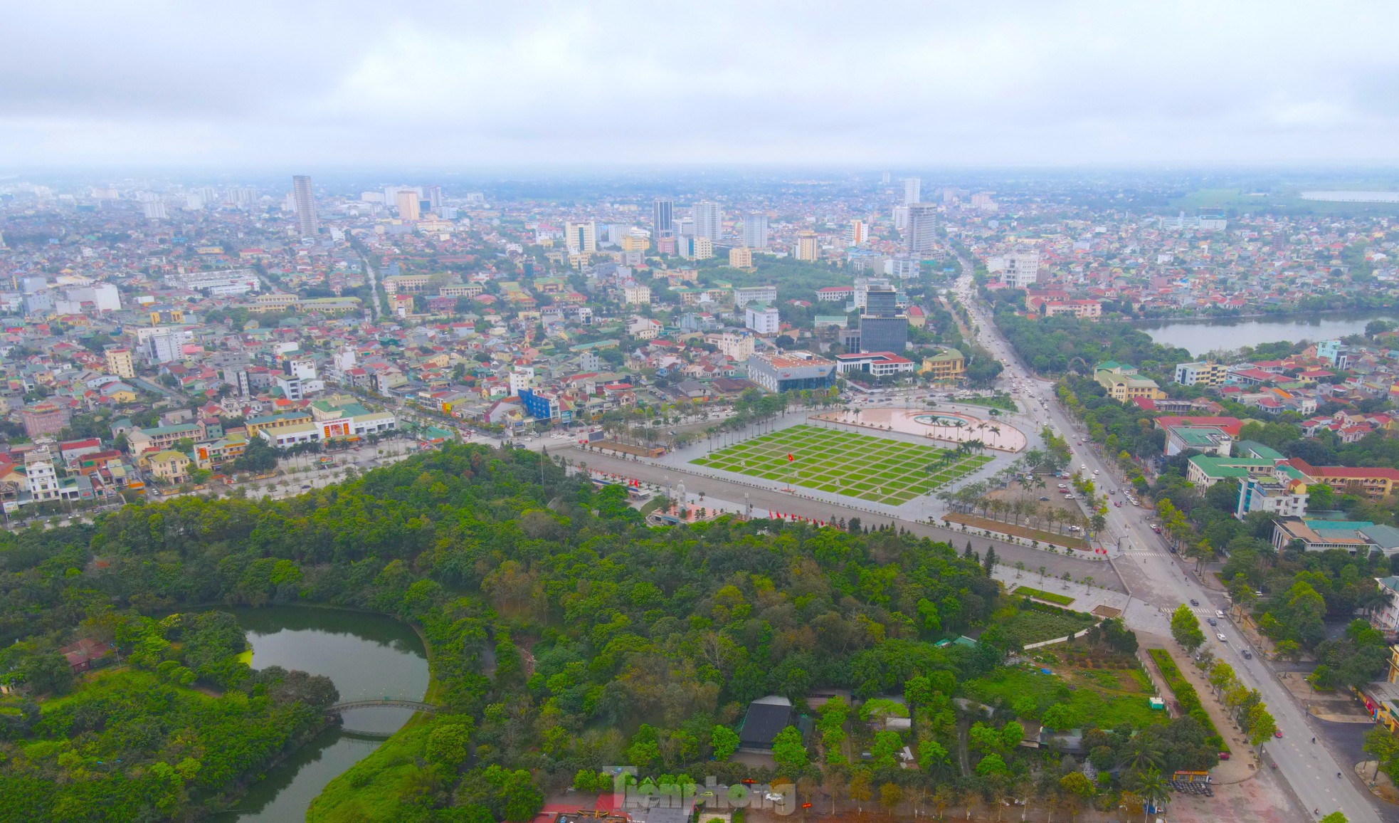 Sợ hãi những 'chuồng cọp' bủa vây chung cư, nhà cao tầng ở Nghệ An- Ảnh 1.