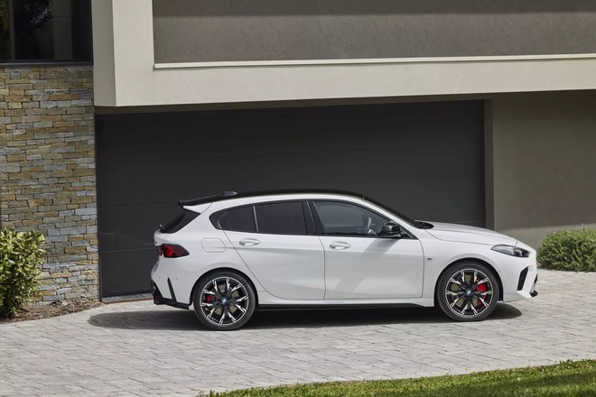 BMW 1-Series 2025 ra mắt: Thay đổi nhẹ nhàng, nội thất xịn không kém nhóm trên, giá dự kiến hút khách ở cả phân khúc xe sang lẫn phổ thông- Ảnh 9.