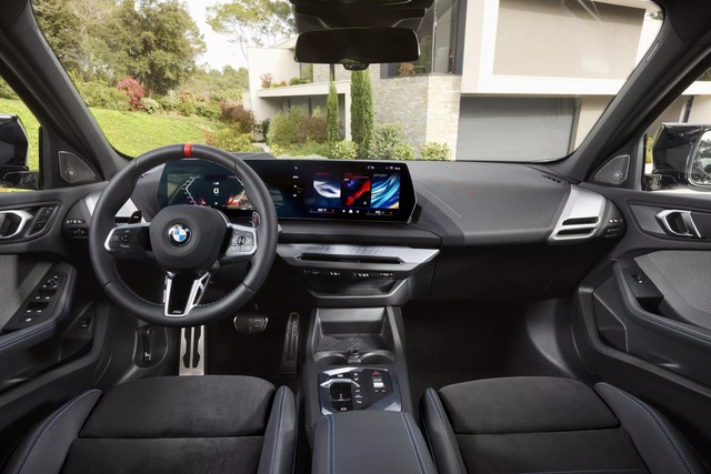 BMW 1-Series 2025 ra mắt: Thay đổi nhẹ nhàng, nội thất xịn không kém nhóm trên, giá dự kiến hút khách ở cả phân khúc xe sang lẫn phổ thông- Ảnh 3.