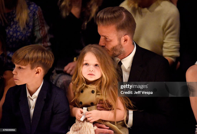 Con gái Beckham ở tuổi dậy thì: Lột xác thành thiếu nữ xinh đẹp, thích diện váy hai dây nữ tính, gây sốt mỗi lần xuất hiện cùng bố- Ảnh 15.