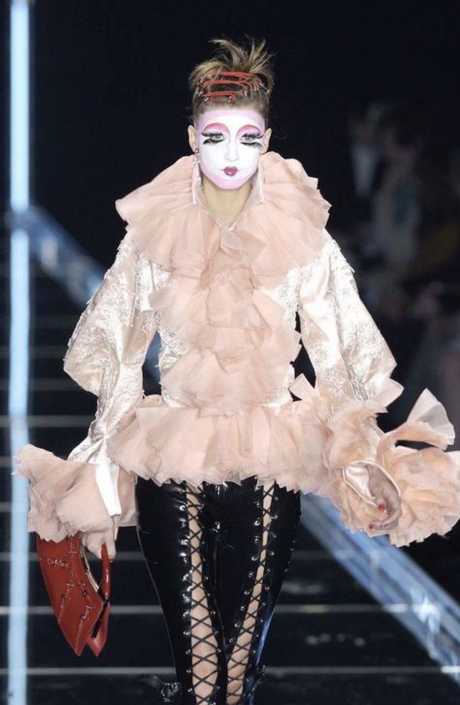 Show diễn bất ổn nhất nhì lịch sử Dior: Model 