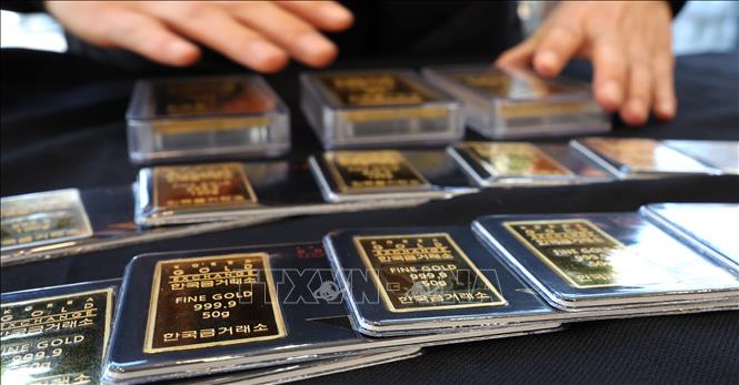 Nhộn nhịp hoạt động mua vàng qua máy bán tự động tại Hàn Quốc- Ảnh 1.