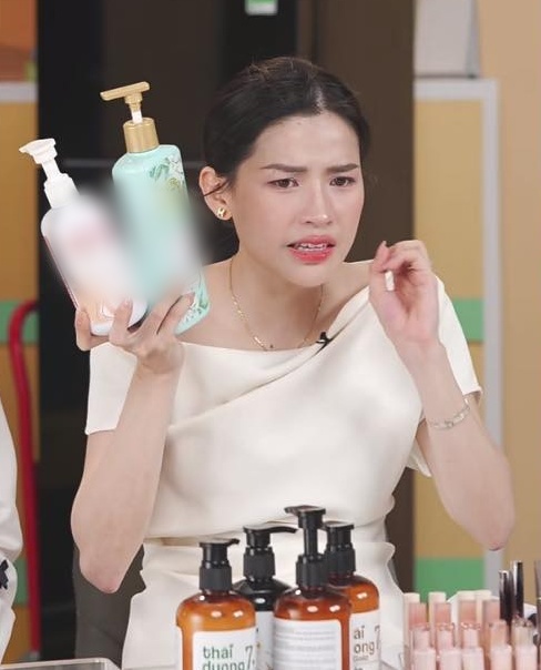 Võ Hà Linh bất ngờ tuyên bố 1 điều về phiên live 40 tiếng của Quyền Leo Daily- Ảnh 1. Võ Hà Linh bất ngờ tuyên bố 1 điều về phiên live 40 tiếng của Quyền Leo Daily- Ảnh 1.