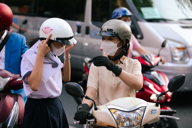 Gần 100.000 học sinh TP.HCM chính thức hoàn thành bài thi môn Văn- Ảnh 23.