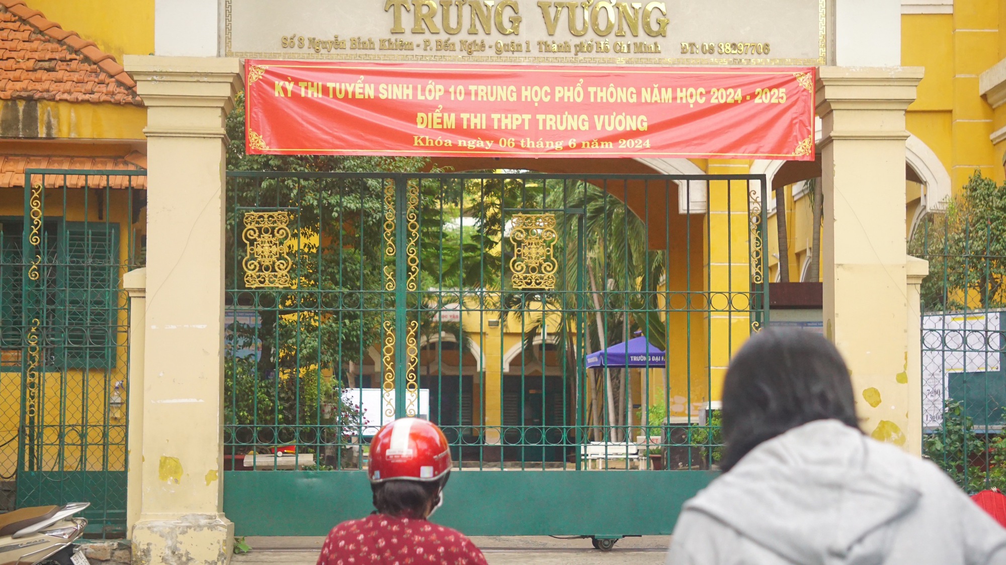 Gần 100.000 học sinh TP.HCM chính thức hoàn thành bài thi môn Văn- Ảnh 8.
