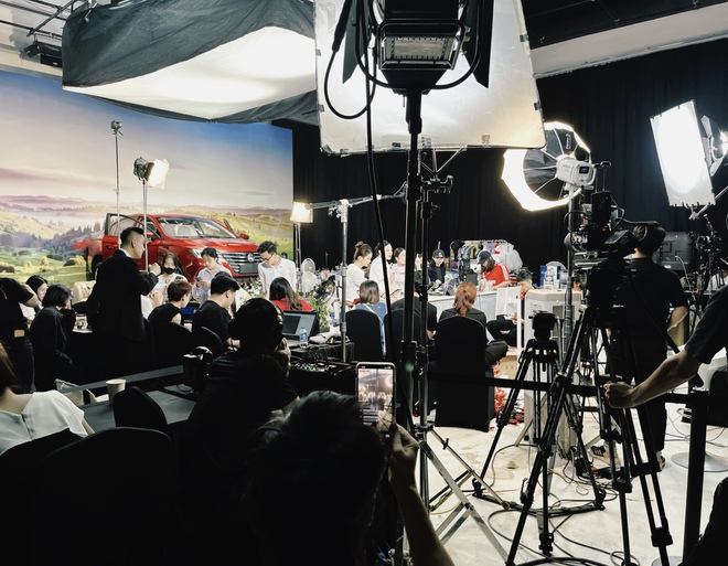 Quyền Leo Daily lỗ vốn, chính thức nghỉ bán dù không đạt 150 tỷ sau 34 tiếng livestream- Ảnh 3. Quyền Leo Daily lỗ vốn, chính thức nghỉ bán dù không đạt 150 tỷ sau 34 tiếng livestream- Ảnh 3.