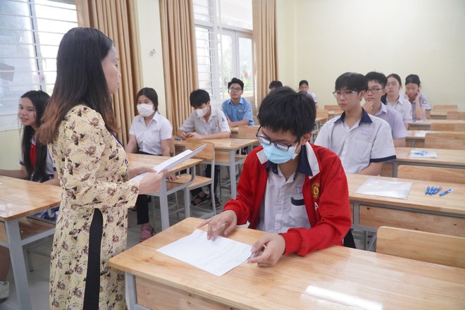 Gần 100.000 học sinh TP.HCM chính thức hoàn thành bài thi môn Văn- Ảnh 16.